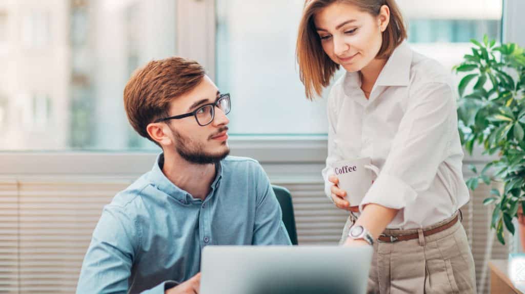 Cómo el Efecto Hawthorne incrementa la productividad de la empresa
