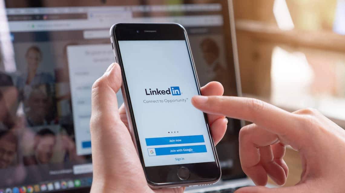 open linkedin to recruiters